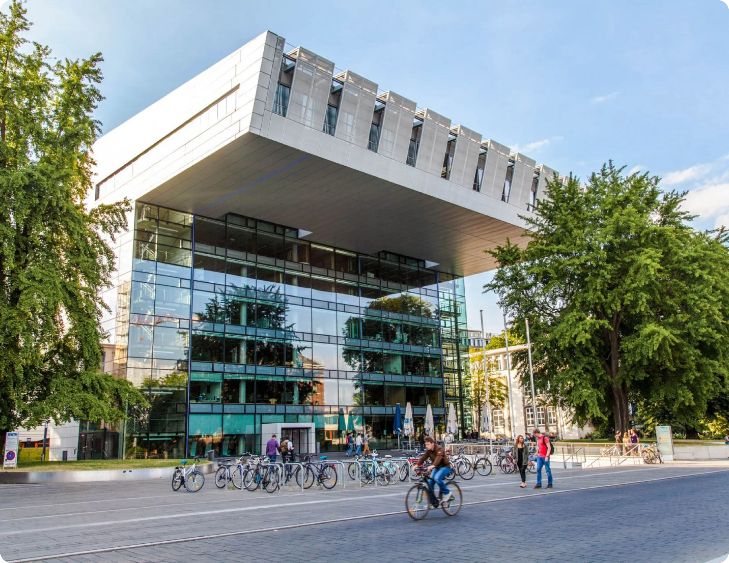 Postgraduate students gaining internship experience in German universities